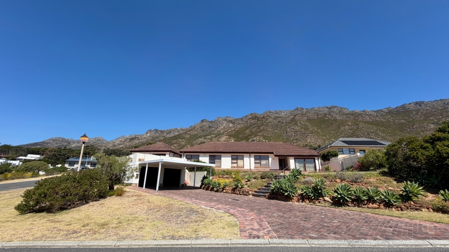 4 Bedroom Property for Sale in Mountainside Western Cape
